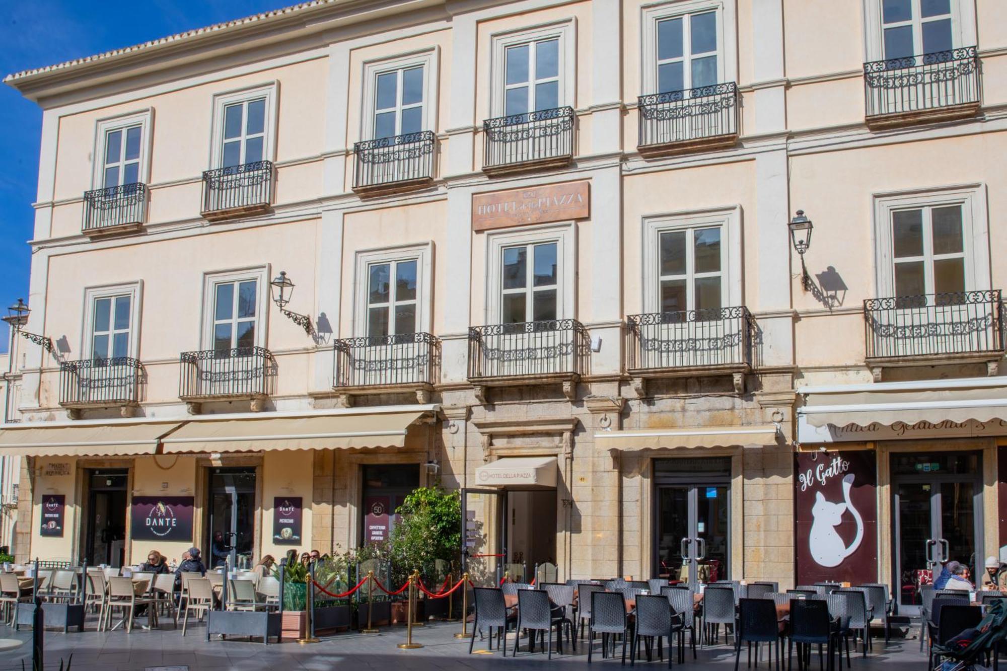 Hotel Della Piazza Pizzo  Eksteriør bilde